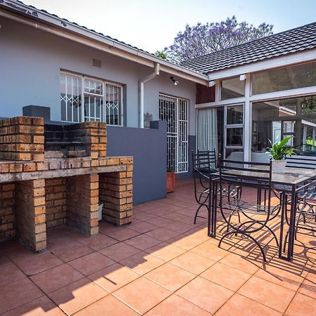 Graceland Self-Catering Cottages 温特顿 外观 照片