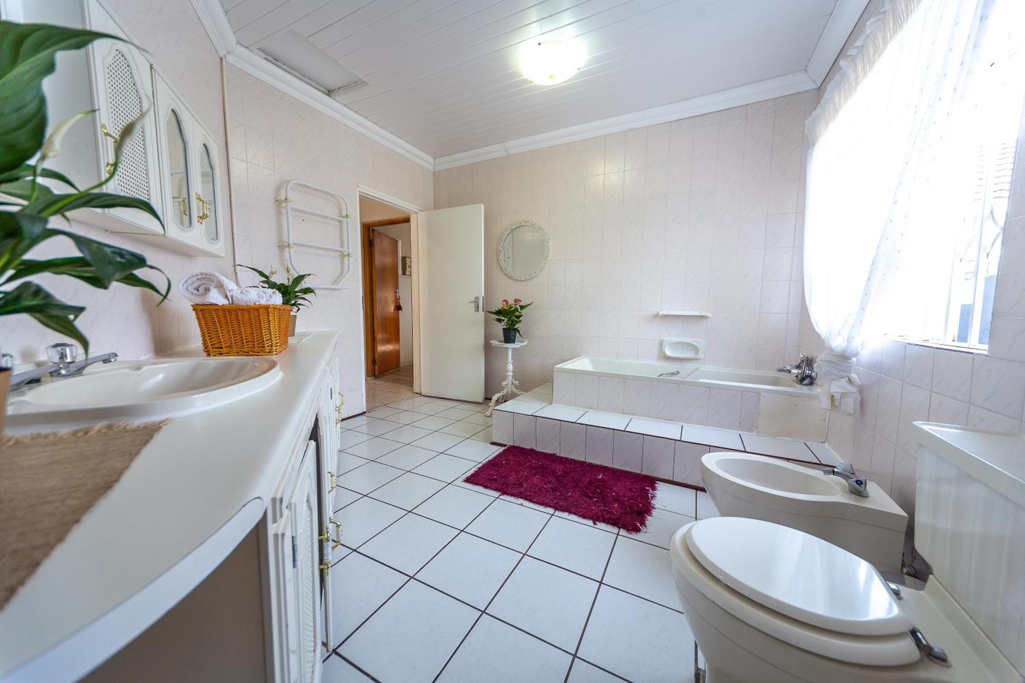 Graceland Self-Catering Cottages 温特顿 外观 照片