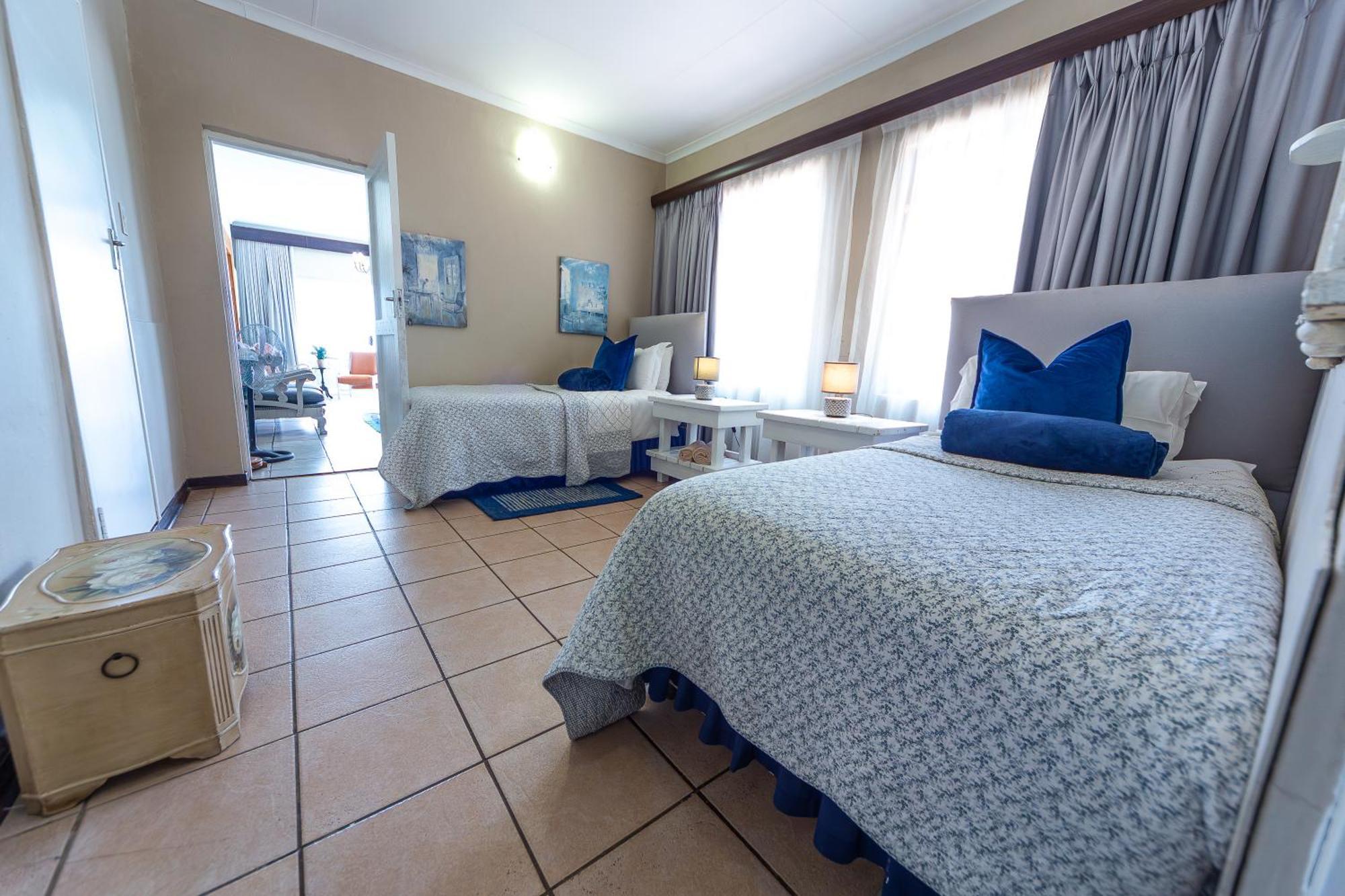 Graceland Self-Catering Cottages 温特顿 外观 照片