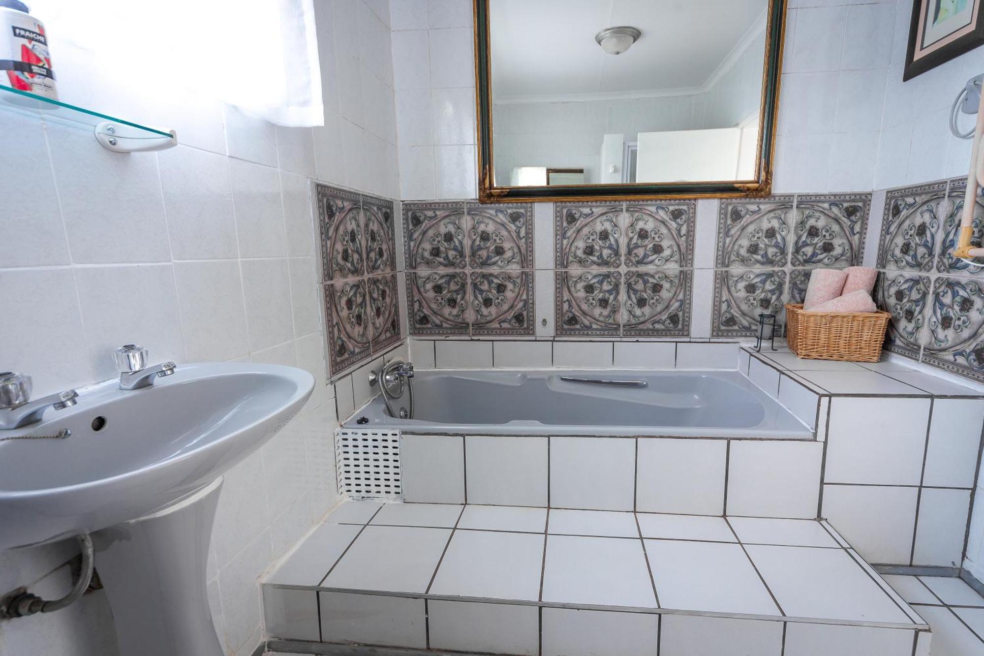 Graceland Self-Catering Cottages 温特顿 外观 照片